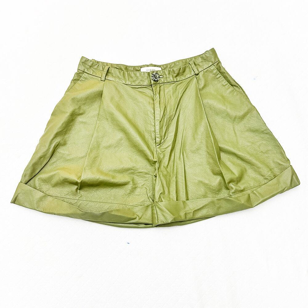 Aeron Hungary Green Faux Leather Cuffed Short Pants Size 40 NWOT